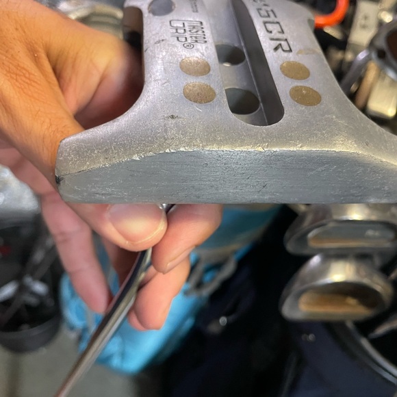 Master grip 415cr golf putter in right handed
Steel shaft 35 length - Picture 2 of 7